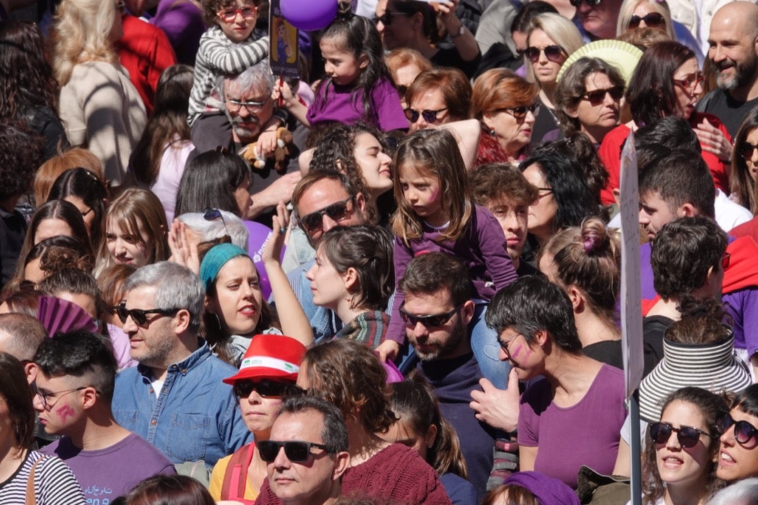 Repaso completo en imágenes a una marcha multitudinaria este Día de la Mujer en Granada