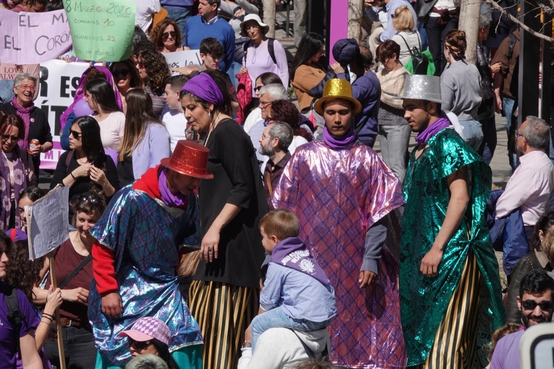 Repaso completo en imágenes a una marcha multitudinaria este Día de la Mujer en Granada