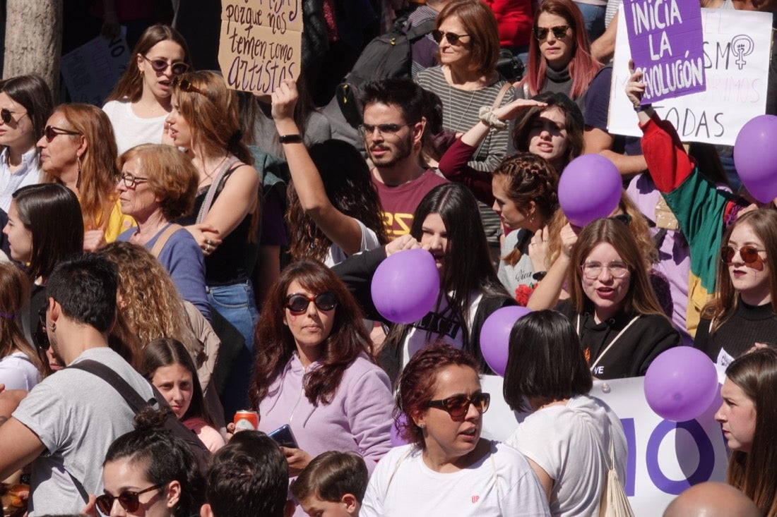 Repaso completo en imágenes a una marcha multitudinaria este Día de la Mujer en Granada