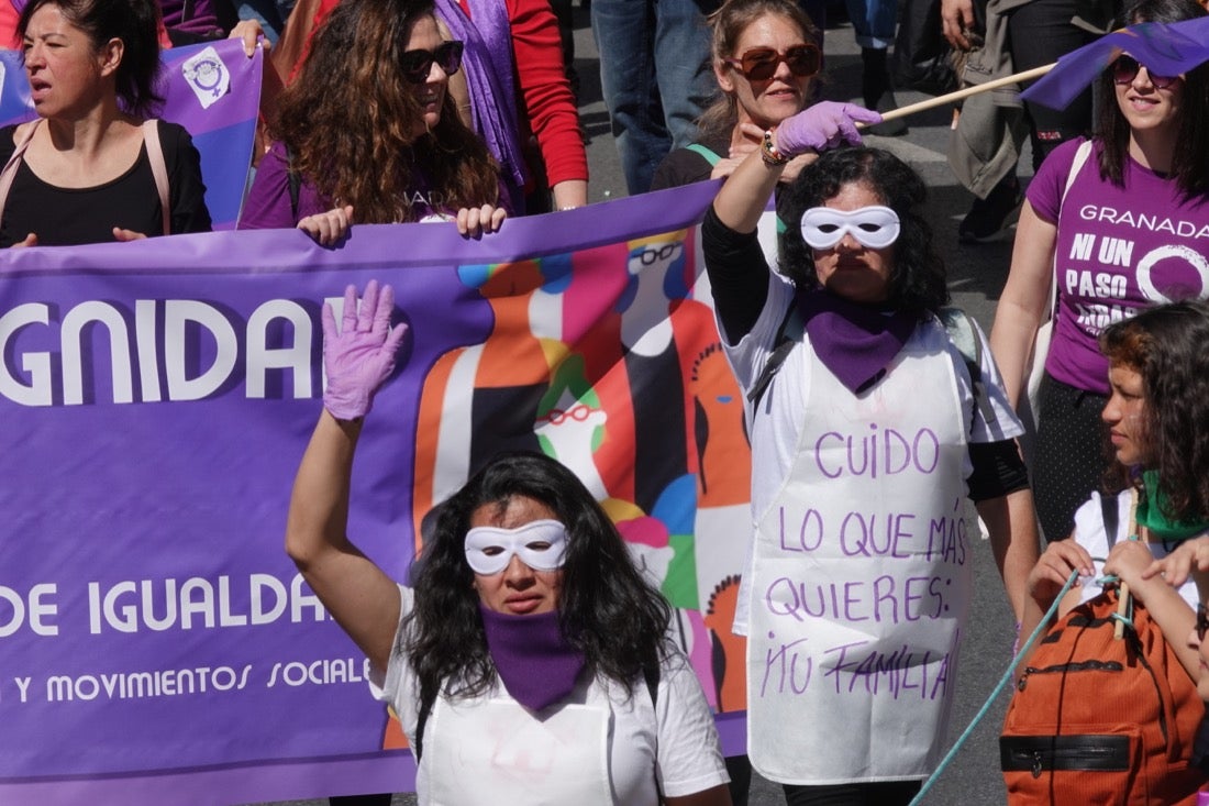 Repaso completo en imágenes a una marcha multitudinaria este Día de la Mujer en Granada