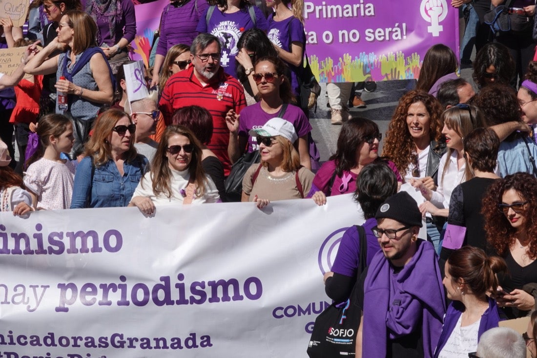 Repaso completo en imágenes a una marcha multitudinaria este Día de la Mujer en Granada