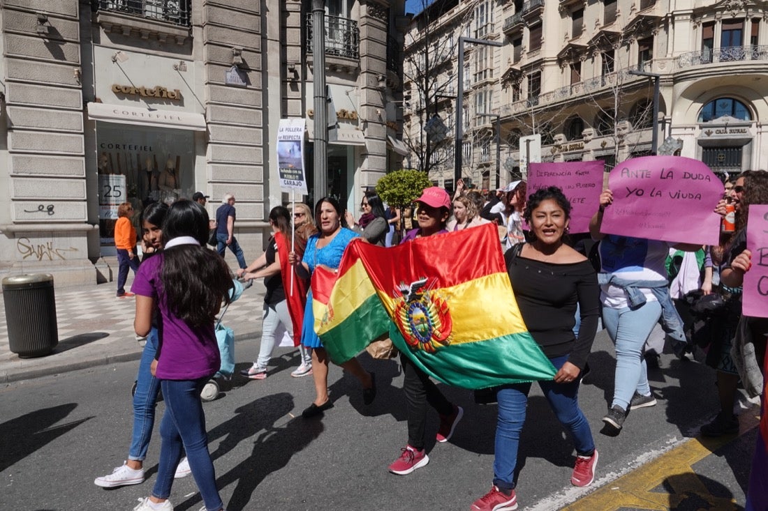 Repaso completo en imágenes a una marcha multitudinaria este Día de la Mujer en Granada