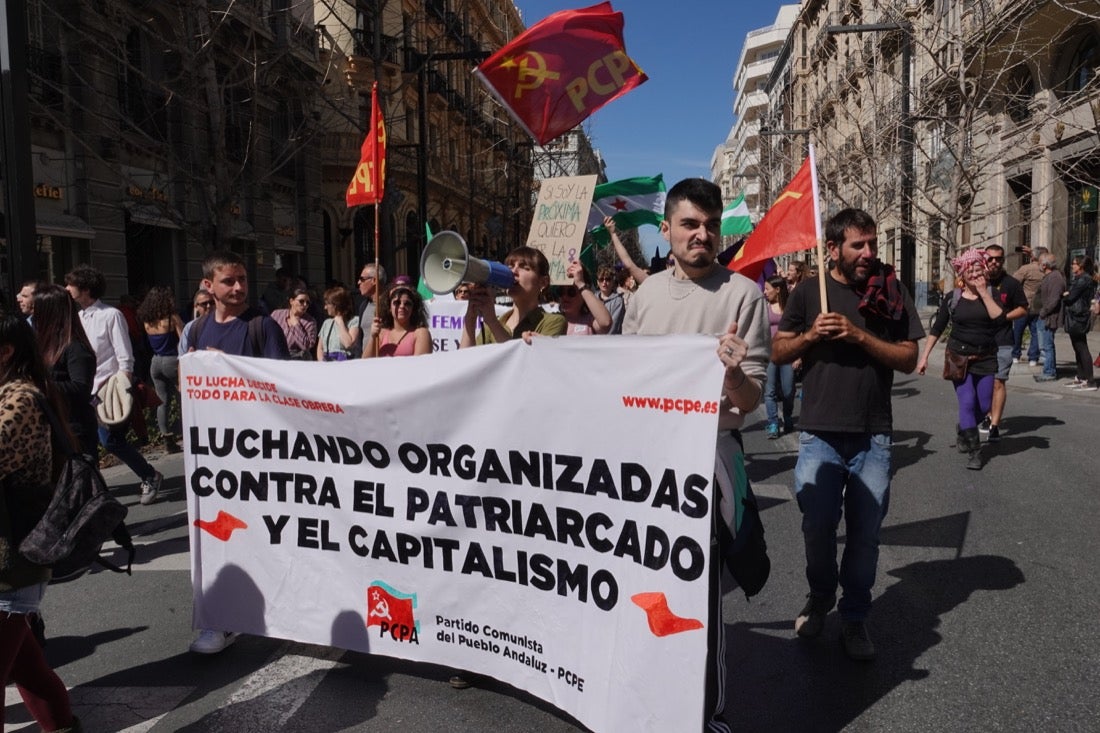 Repaso completo en imágenes a una marcha multitudinaria este Día de la Mujer en Granada