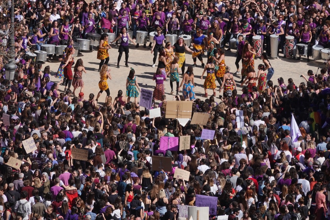 Repaso completo en imágenes a una marcha multitudinaria este Día de la Mujer en Granada