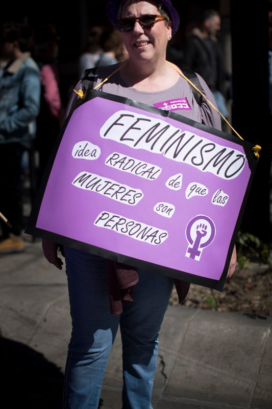 Miles de manifestantes han portada pancartas con mensajes reivindicativos