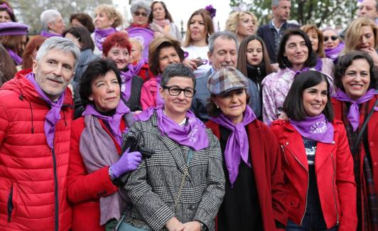 Carmen Calvo junto a otros miembros socialistas del Gobierno.