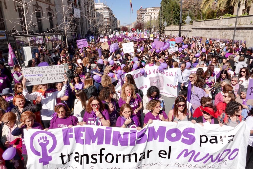 Repaso completo en imágenes a una marcha multitudinaria este Día de la Mujer en Granada