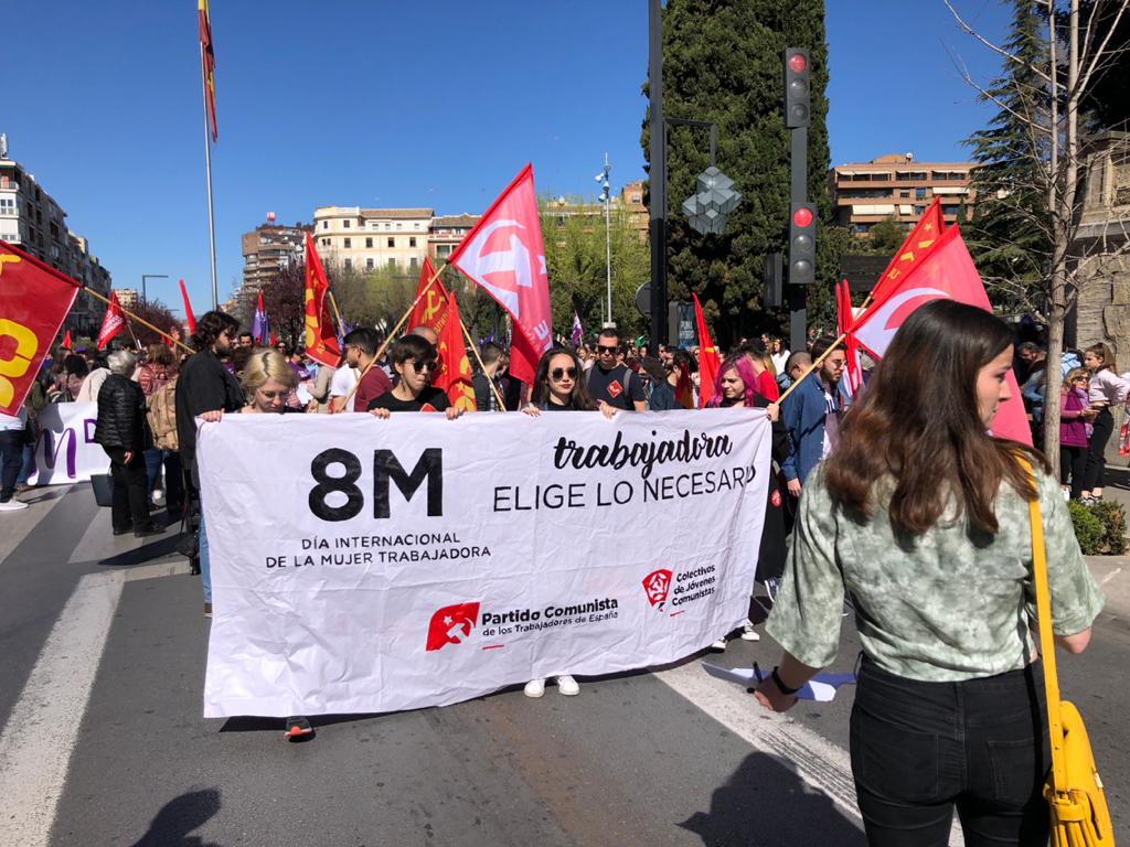 Repaso completo en imágenes a una marcha multitudinaria este Día de la Mujer en Granada