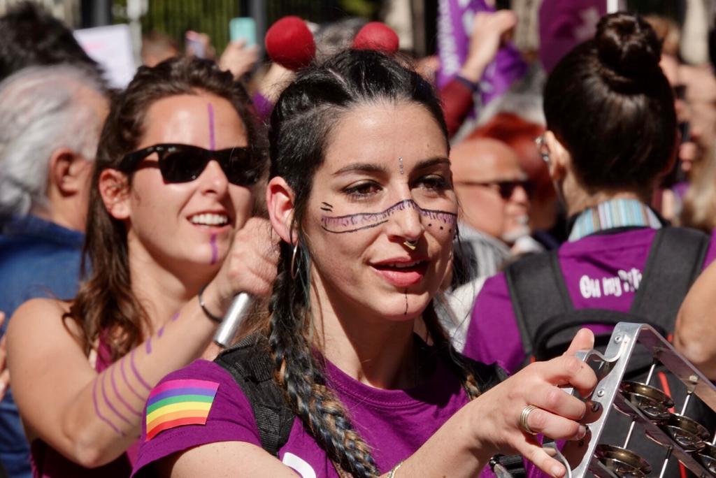 Repaso completo en imágenes a una marcha multitudinaria este Día de la Mujer en Granada