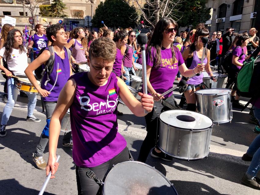 Repaso completo en imágenes a una marcha multitudinaria este Día de la Mujer en Granada