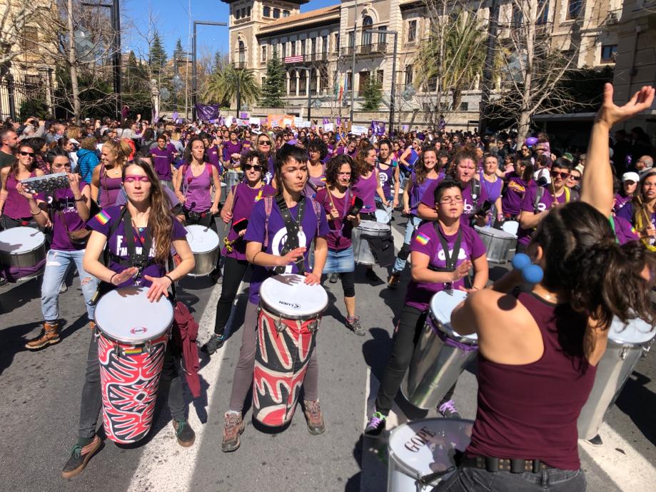 Repaso completo en imágenes a una marcha multitudinaria este Día de la Mujer en Granada