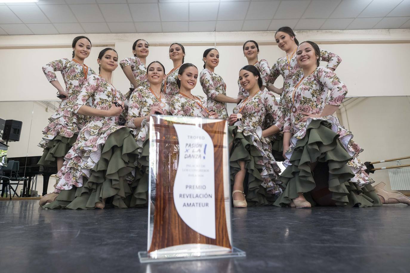 Un grupo de alumnas del Conservatorio Profesional de Danza Reina Sofía, de Granada, triunfa en el festival más prestigioso de España con una coreografía ideada por ellas mismas