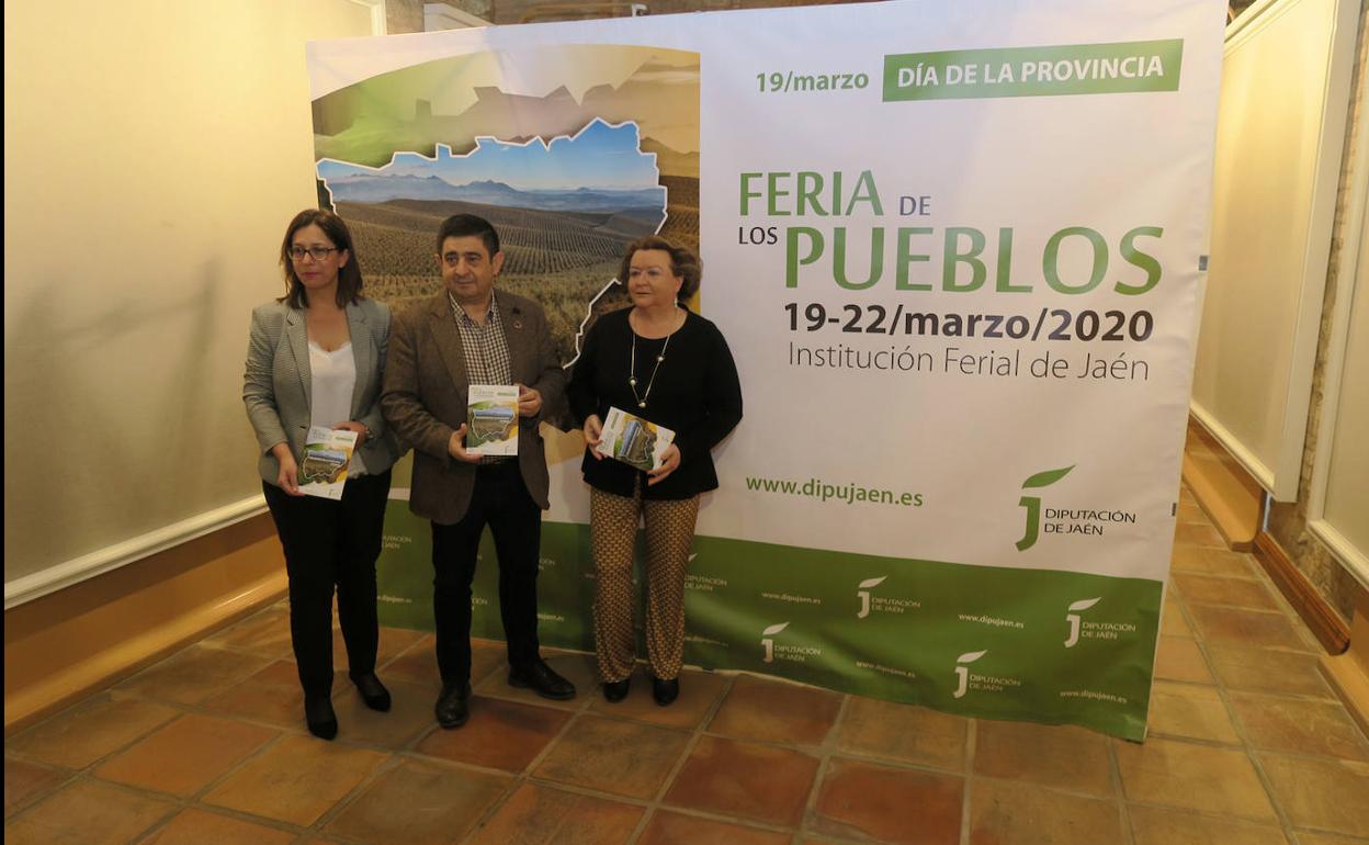 África Colomo, Francisco Reyes y Pilar Parra este martes en la presentación de los actos con motivo del Día de la Provincia