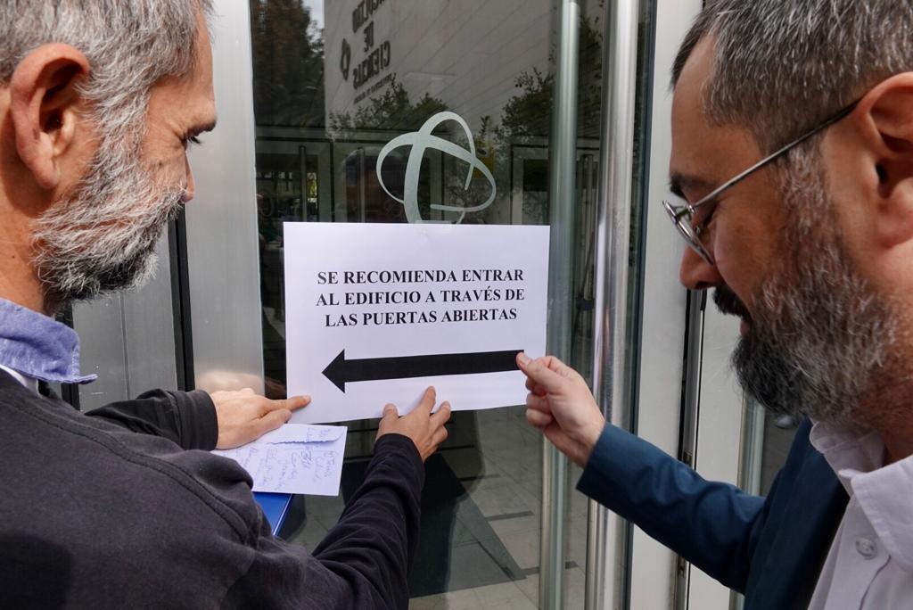 Las calles de Granada y los monumentos, con mucha menos gente de lo habitual