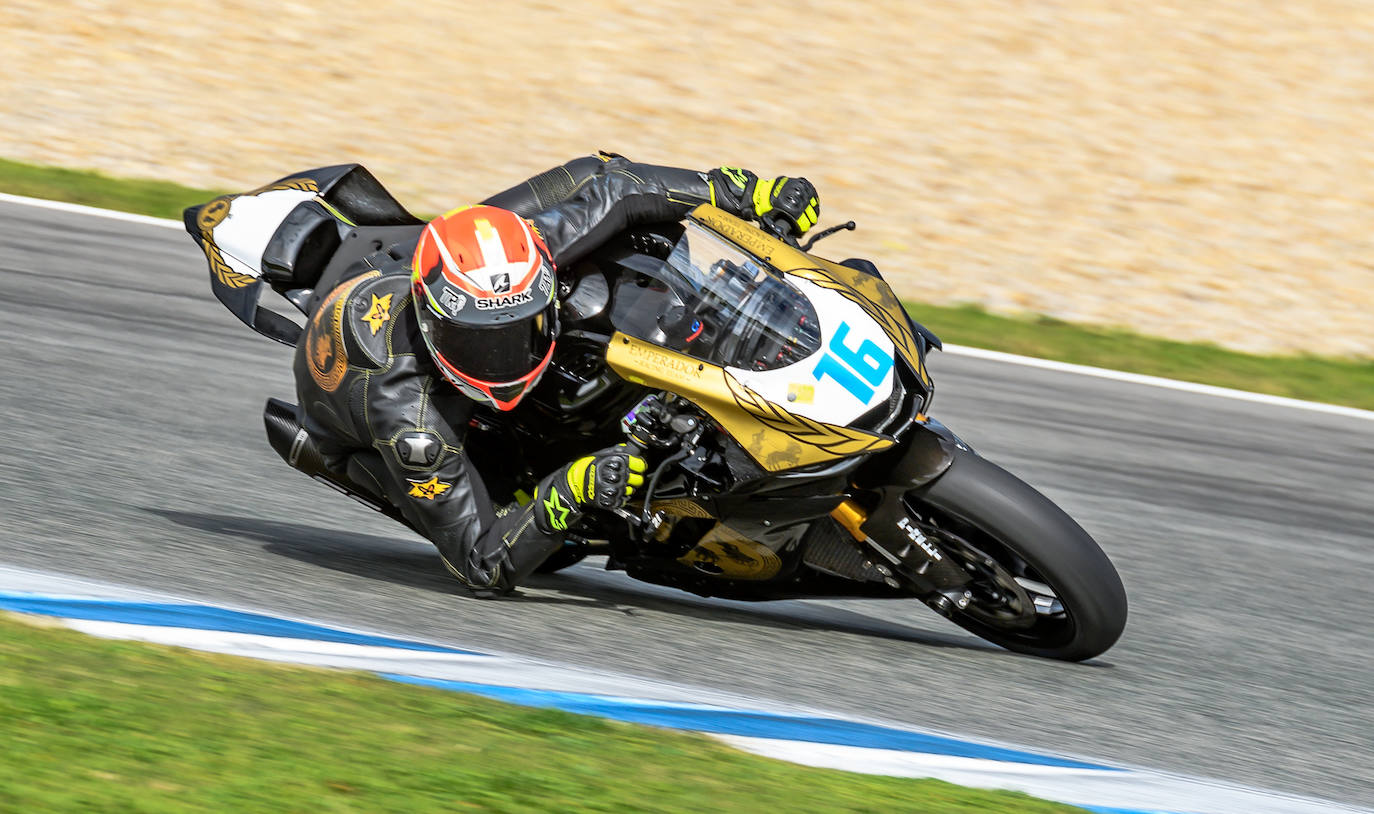 Álex Ruiz destacó ante equipos de superior presupuesto.