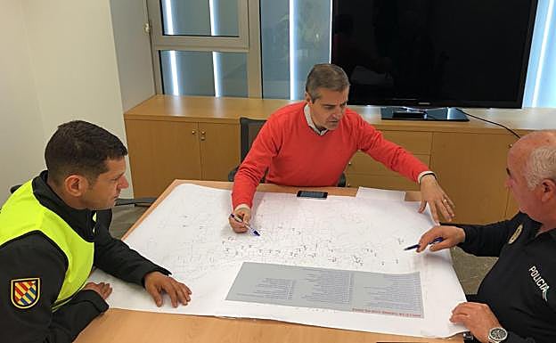 Coordinación entre Ayuntamiento, Policía Local y UME para la limpieza de Granada. 
