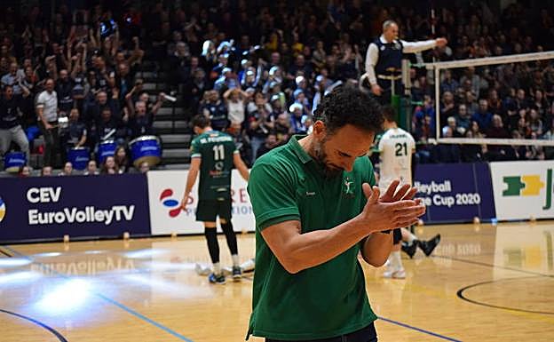 Manolo Berenguel aplaude a su plantilla, deseoso de volver a contar con ellos. 