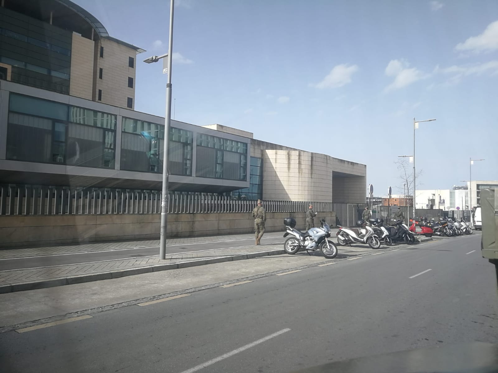 Siguen las imágenes de calles desiertas en la capital en pleno estado de alarma