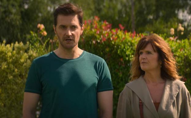 Richard Armitage y Siobhan Finneran, en una escena de 'No hables con extraños' .