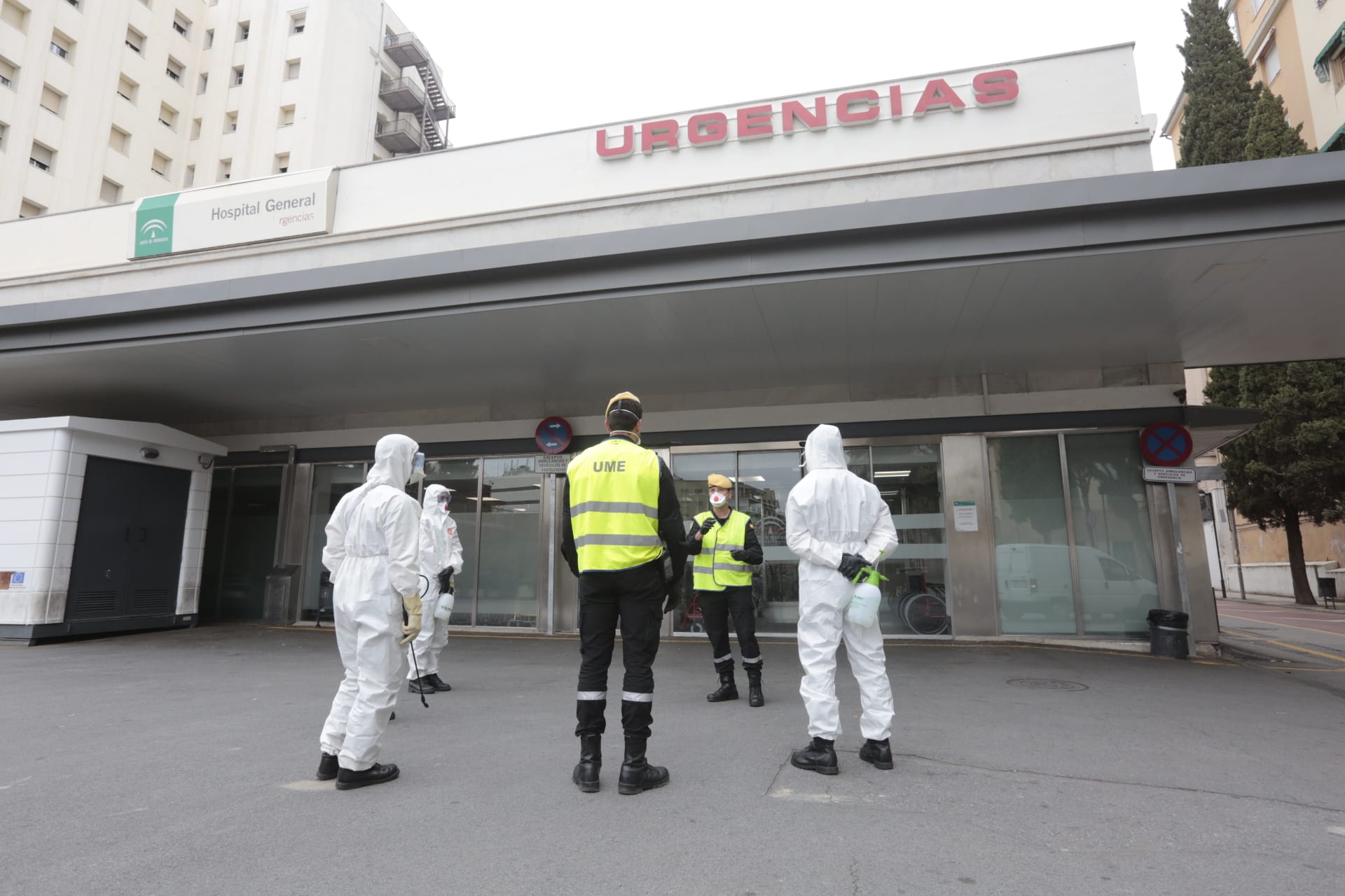 La capital vive una nueva semana de cuarentena con menos gente circulando y las Fuerzas y cuerpos de Seguridad del estado manteniendo el orden