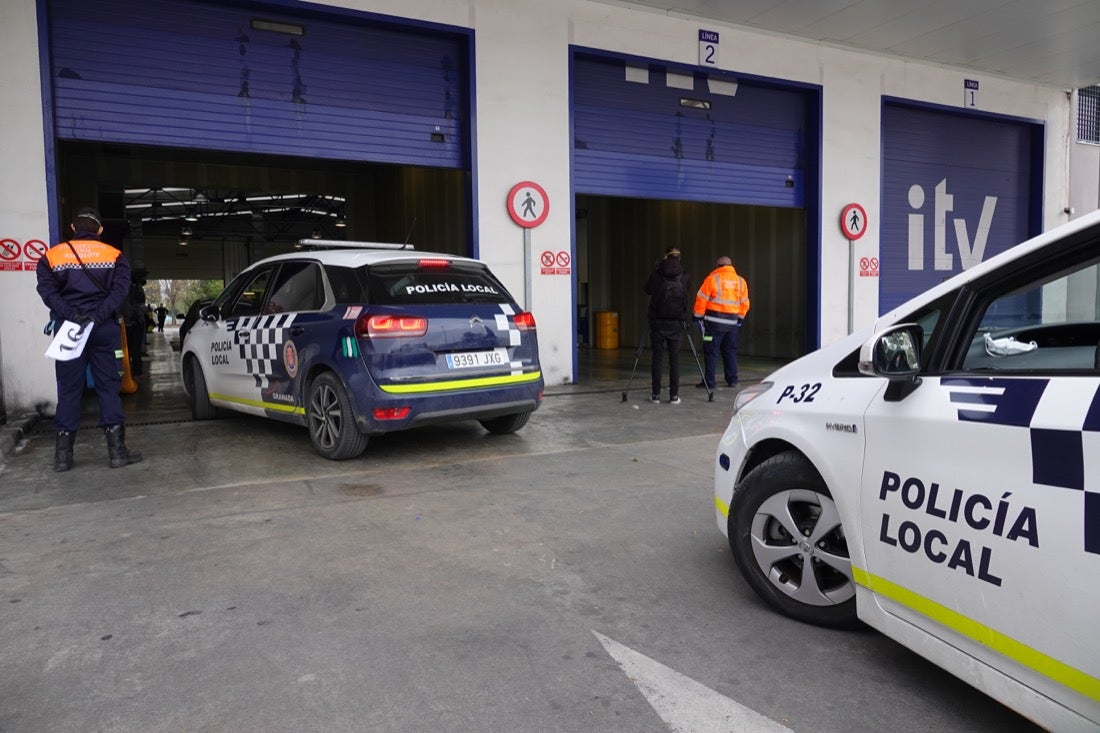 Continúa el estado de alarma en la ciudad y las calles desérticas se mezclan con sanitarios y Cuerpos y Ferzas de Seguridad del Estado