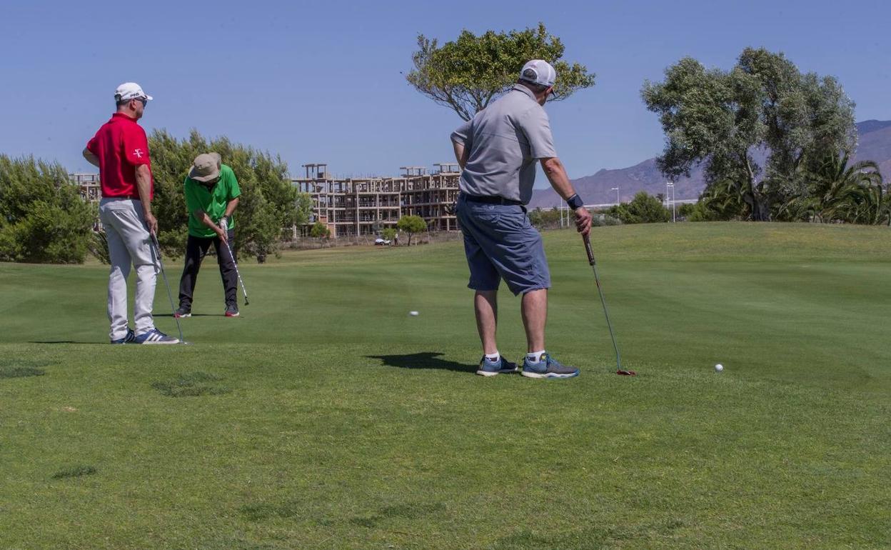 La dirección no descarta la realización de tres o cuatro torneos mensuales.