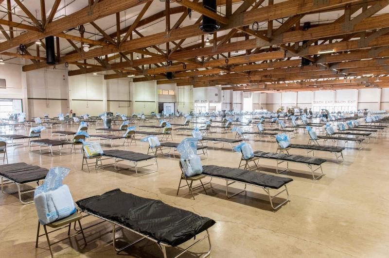 Centro sanitario de emergencia instalado por el ejército americano en Oregón (EE UU).