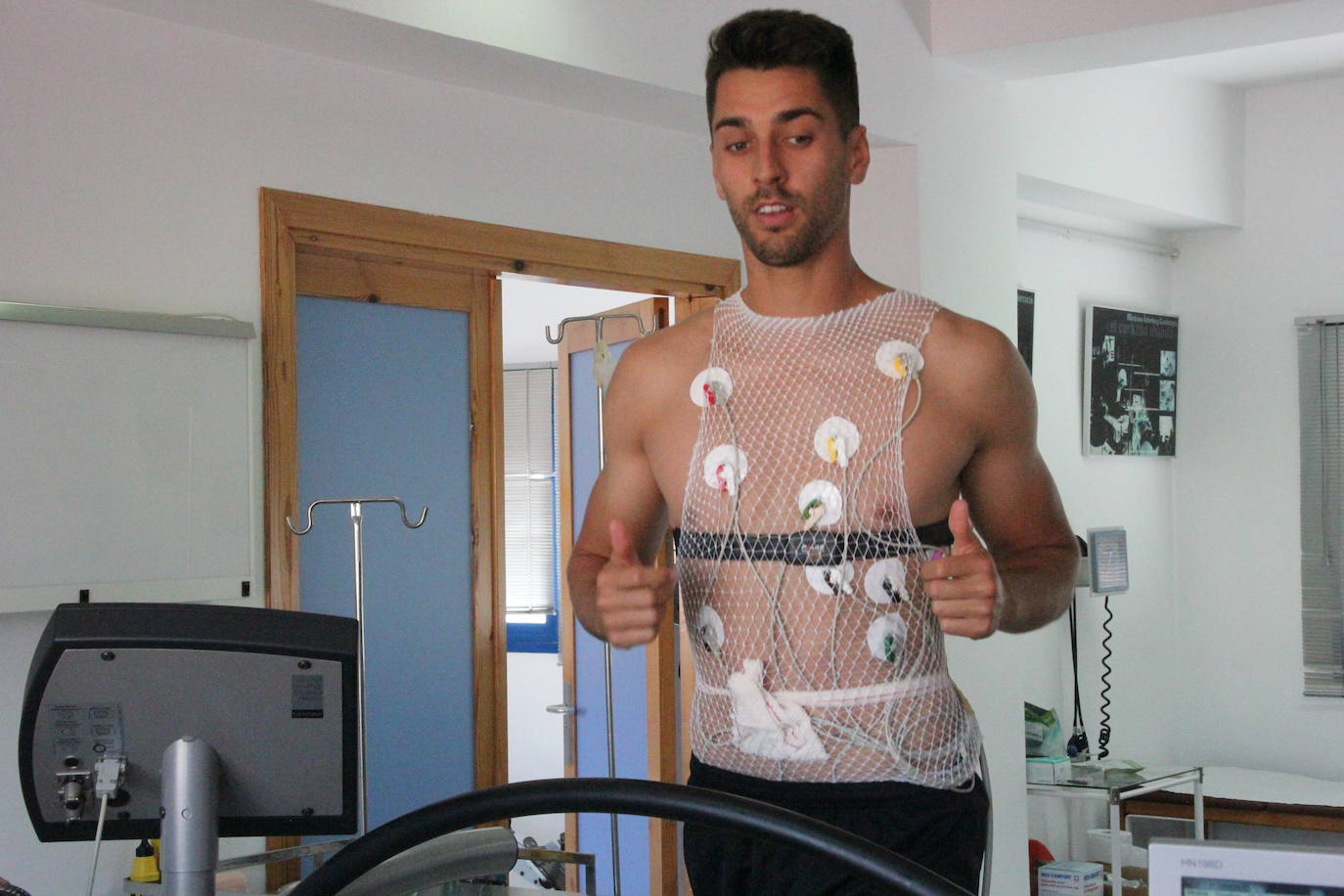 César de la Hoz trabaja en casa pensando en la vuelta a la competición. 