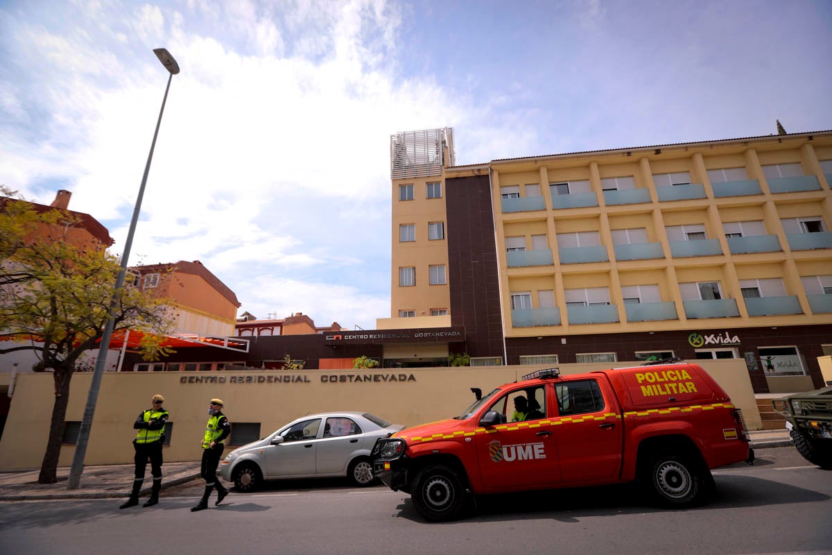 La UME contingúa así con sus labores de desinfección y tomando presencia en las calles de diferentes municipios de la comarca