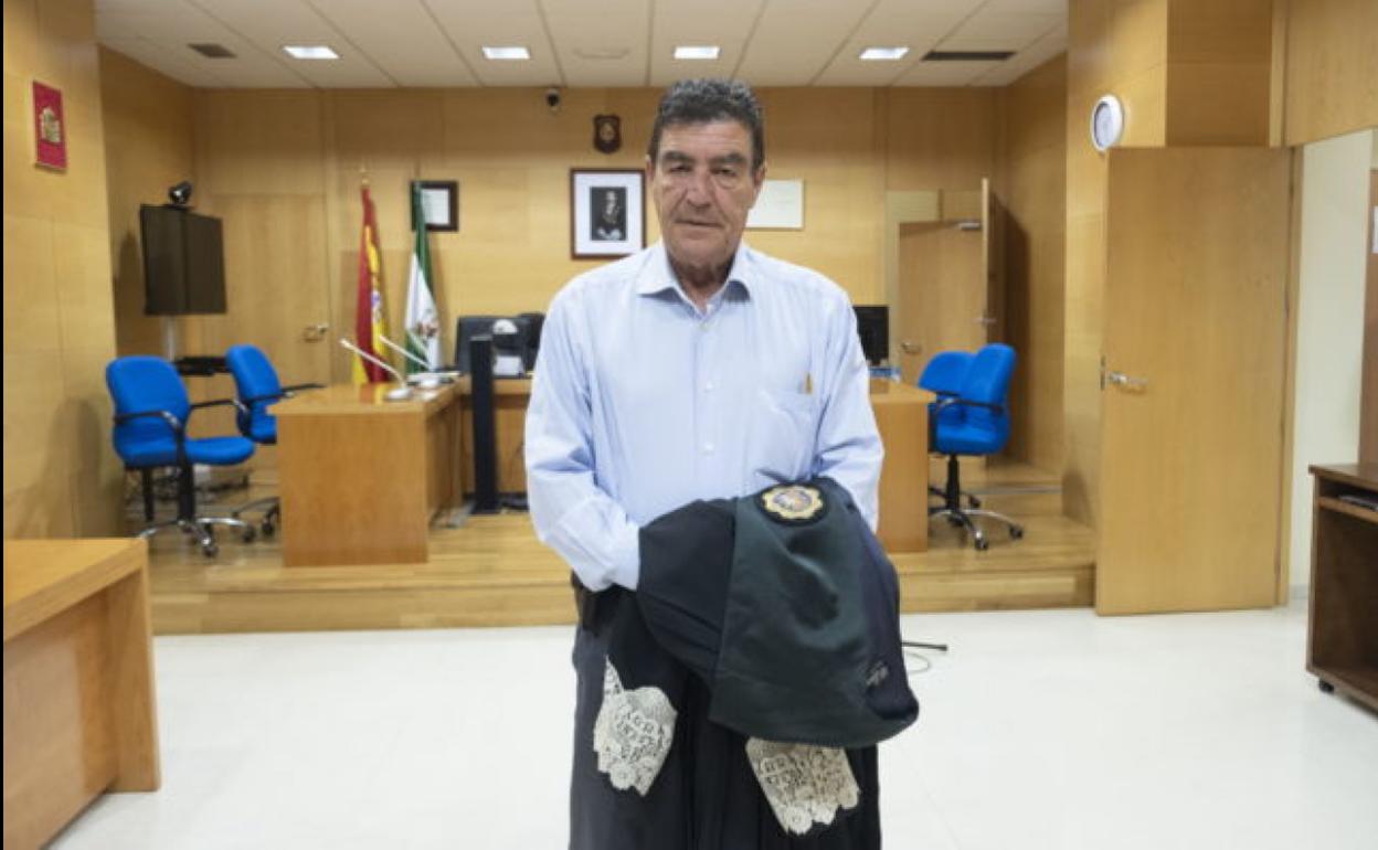 Juez Calatayud | Don Estanislao, un granadino de 91 años: «Yo ya pasé la guerra, ahora temo por los jóvenes»