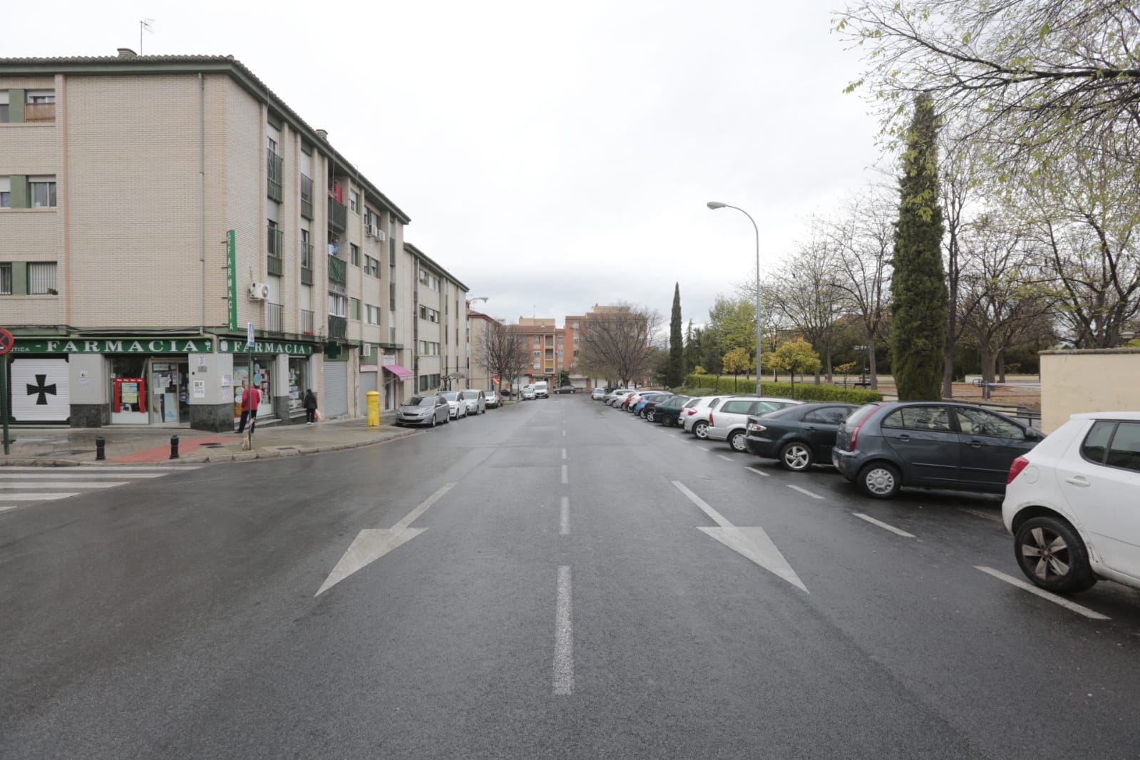 Las nuevas restricciones a la movilidad se hacen notar en las calles y plazas de la capital