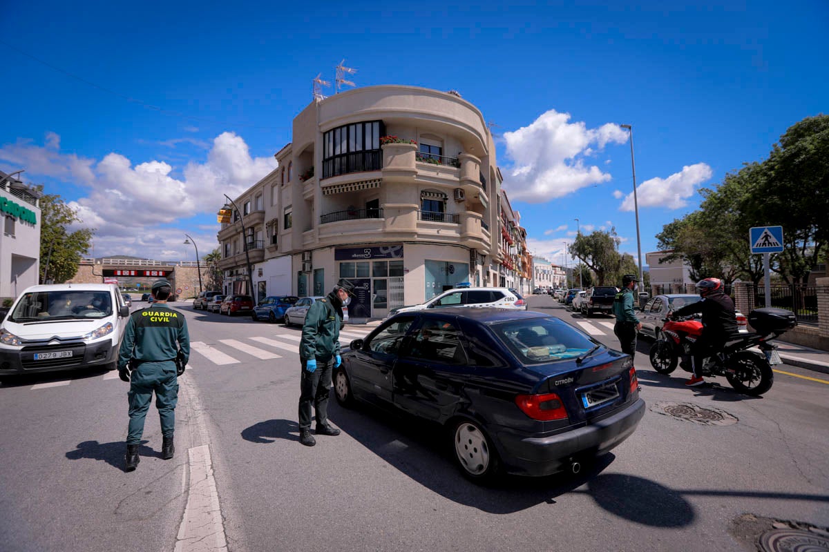 La delegación del Gobierno andaluz intensifica la vigilancia en carreteras para reducir la movilidad aún más del 85%