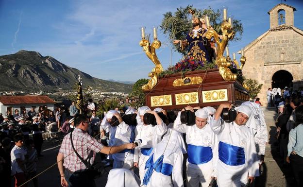 Un día de silencio sin las sátiras de los incensarios ni tambores roncos en Huéscar