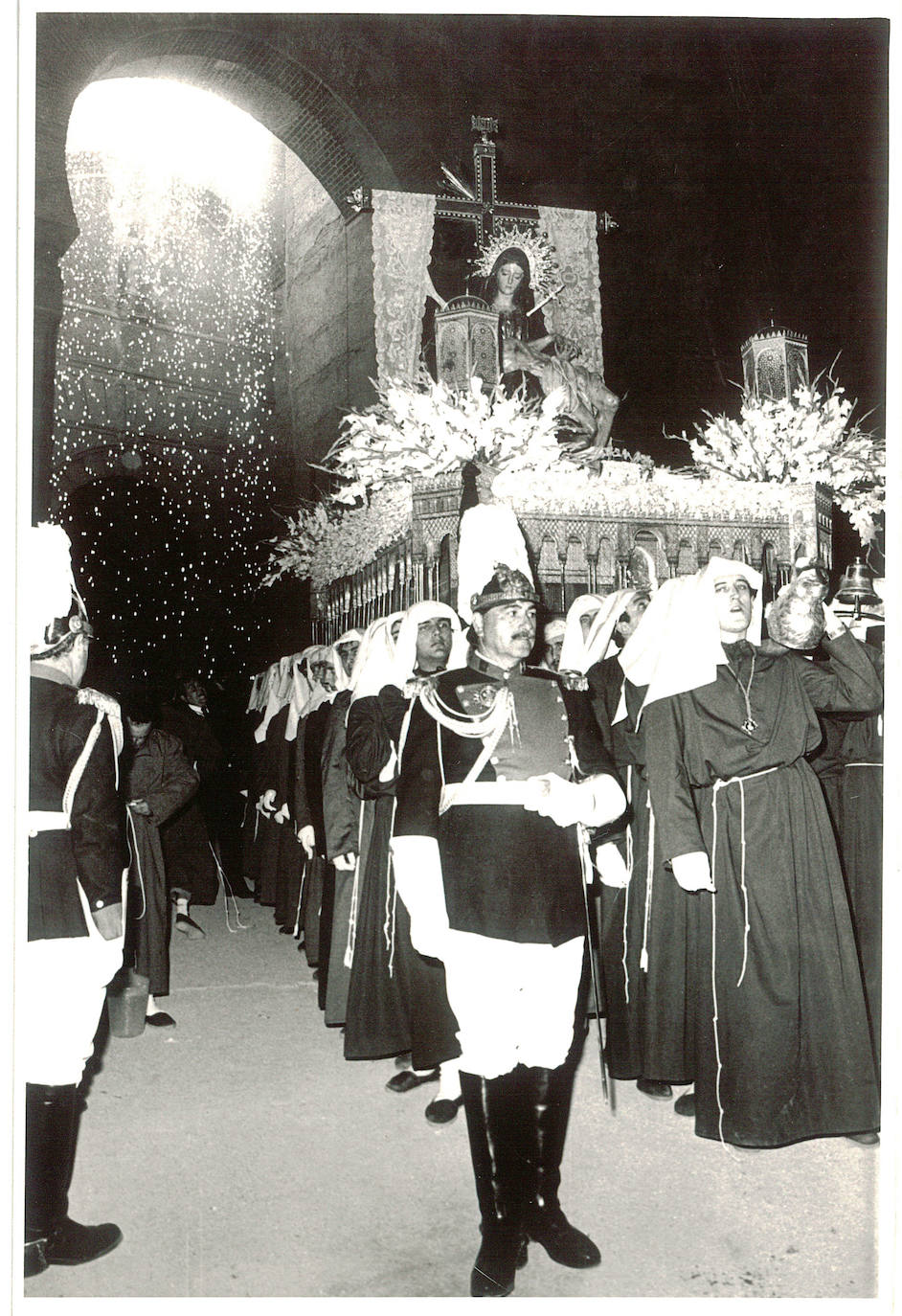 En la Puerta de la Justicia, camino de Granada