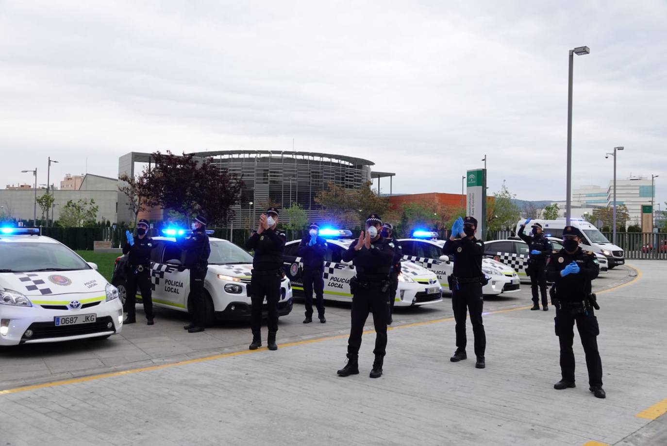 El instante se ha producido a las puertas del hospital del PTS 
