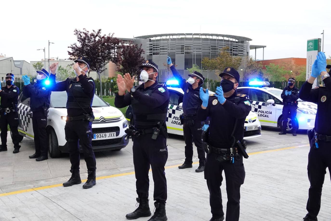 El instante se ha producido a las puertas del hospital del PTS 
