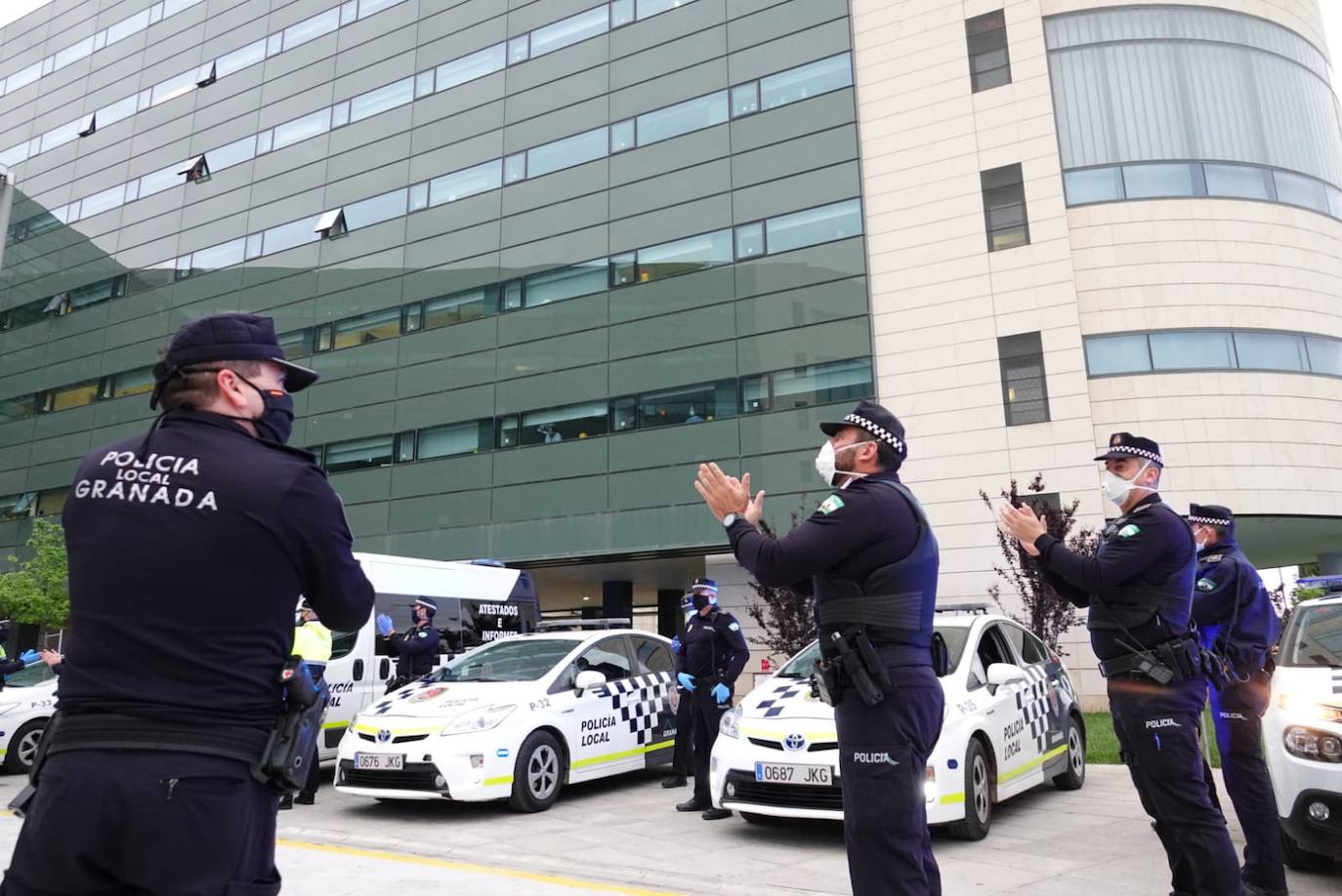 El instante se ha producido a las puertas del hospital del PTS 
