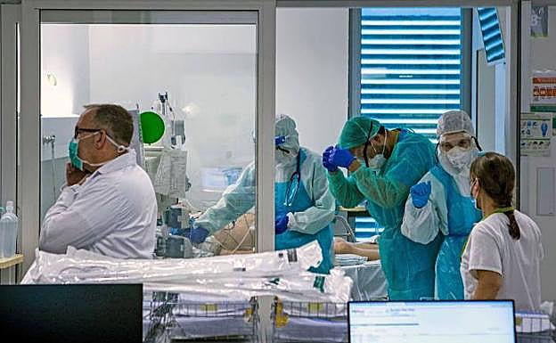 España supera las 18.000 muertes por coronavirus mientras cae el número de casos activos