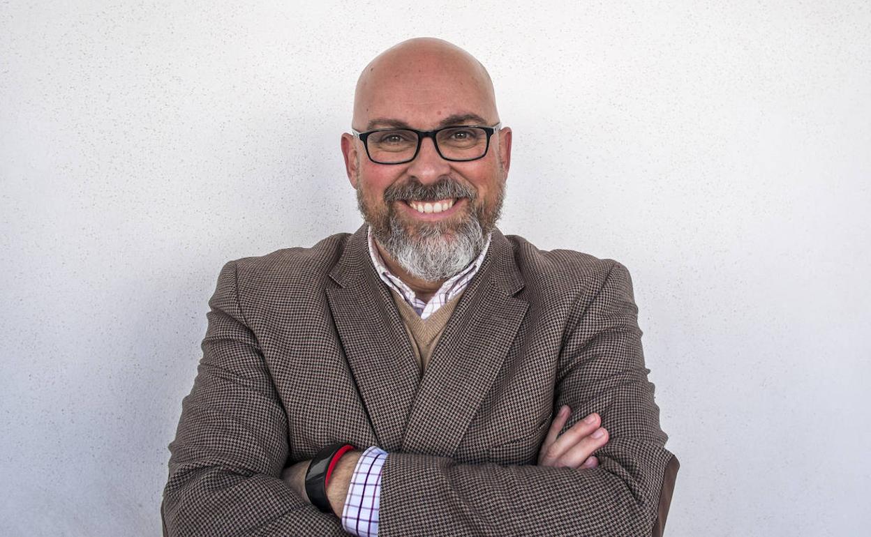 Universidad de Granada | Una investigación de la UGR evidencia que la mayoría de profesores rechaza el aprobado general