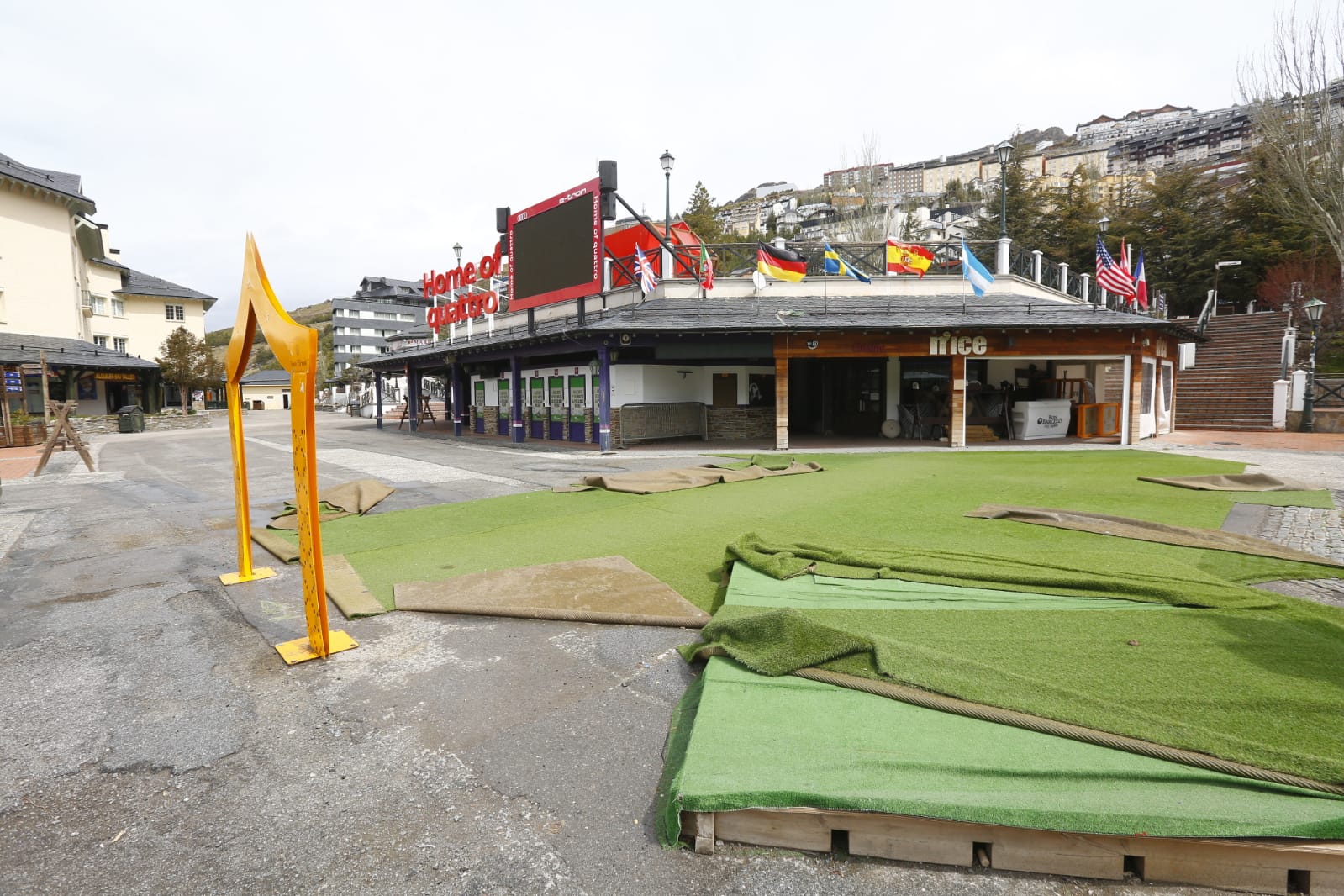 El aspecto de la zona dista mucho de ser el habitual. Sin embargo, ha recibido varios visitantes inesperados durante el estado de alarma