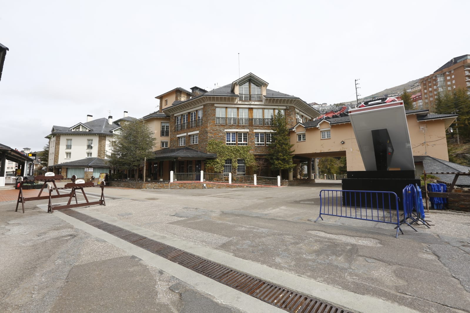 El aspecto de la zona dista mucho de ser el habitual. Sin embargo, ha recibido varios visitantes inesperados durante el estado de alarma