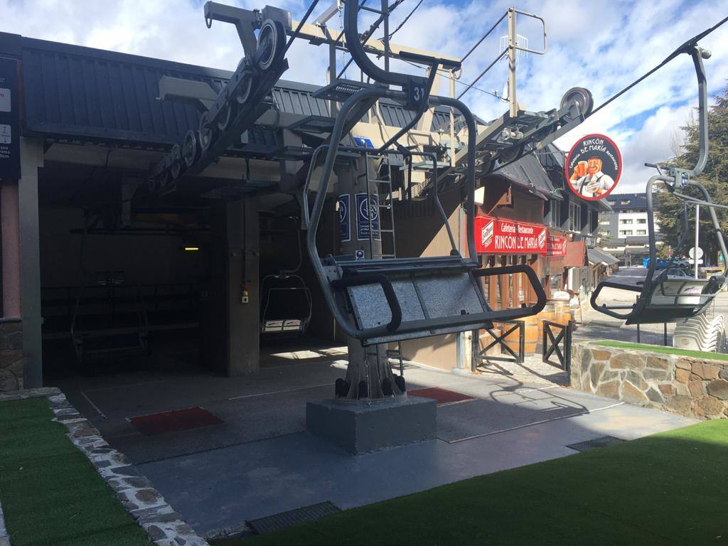 El aspecto de la zona dista mucho de ser el habitual. Sin embargo, ha recibido varios visitantes inesperados durante el estado de alarma