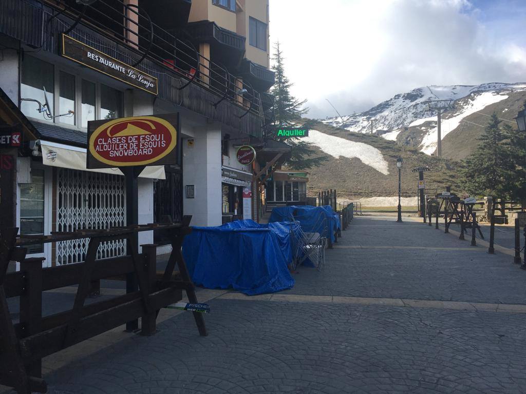 El aspecto de la zona dista mucho de ser el habitual. Sin embargo, ha recibido varios visitantes inesperados durante el estado de alarma