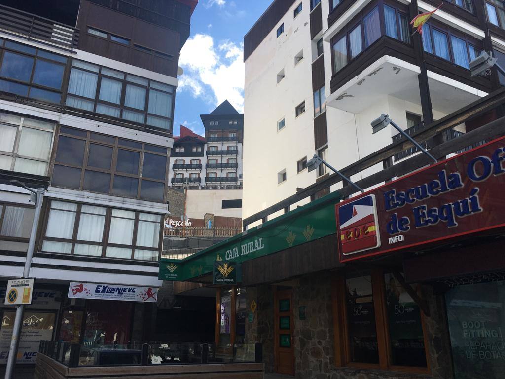 El aspecto de la zona dista mucho de ser el habitual. Sin embargo, ha recibido varios visitantes inesperados durante el estado de alarma