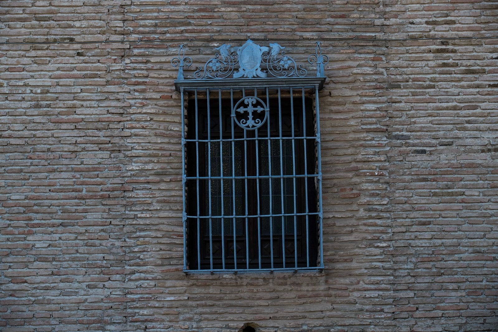 Palacio de los Cordova. Este palacio del siglo XVI, conocido por sus jardines románticos, su patio interior y sus vistas a la Alhambra, aguarda para volver a abrir sus puertas