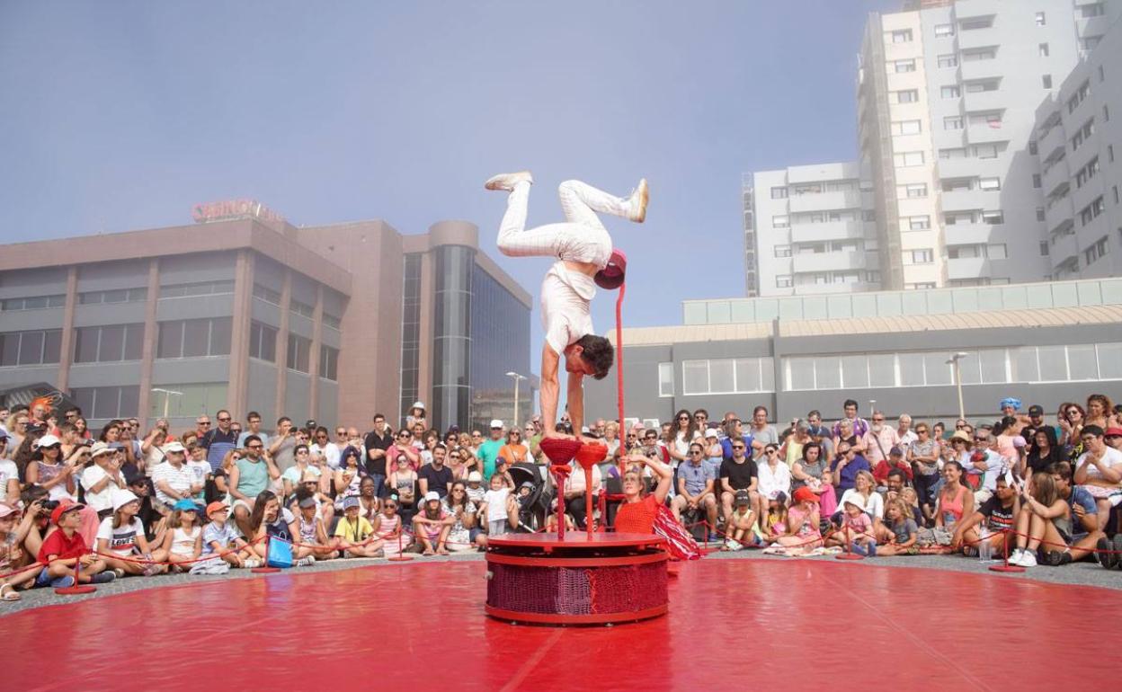 Darío Dumont, de La Nórdika, en una actuación en Portugal.