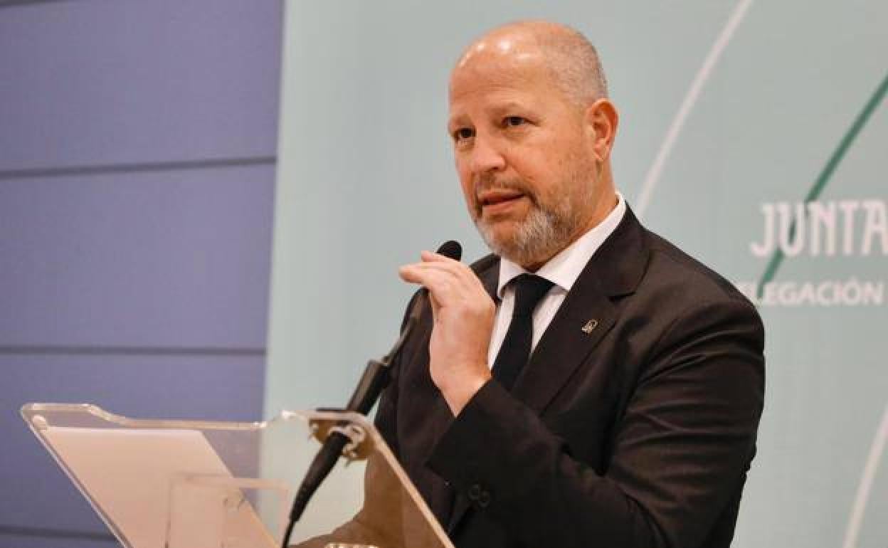 Javier Imbroda, durante una comparecencia en Granada. 