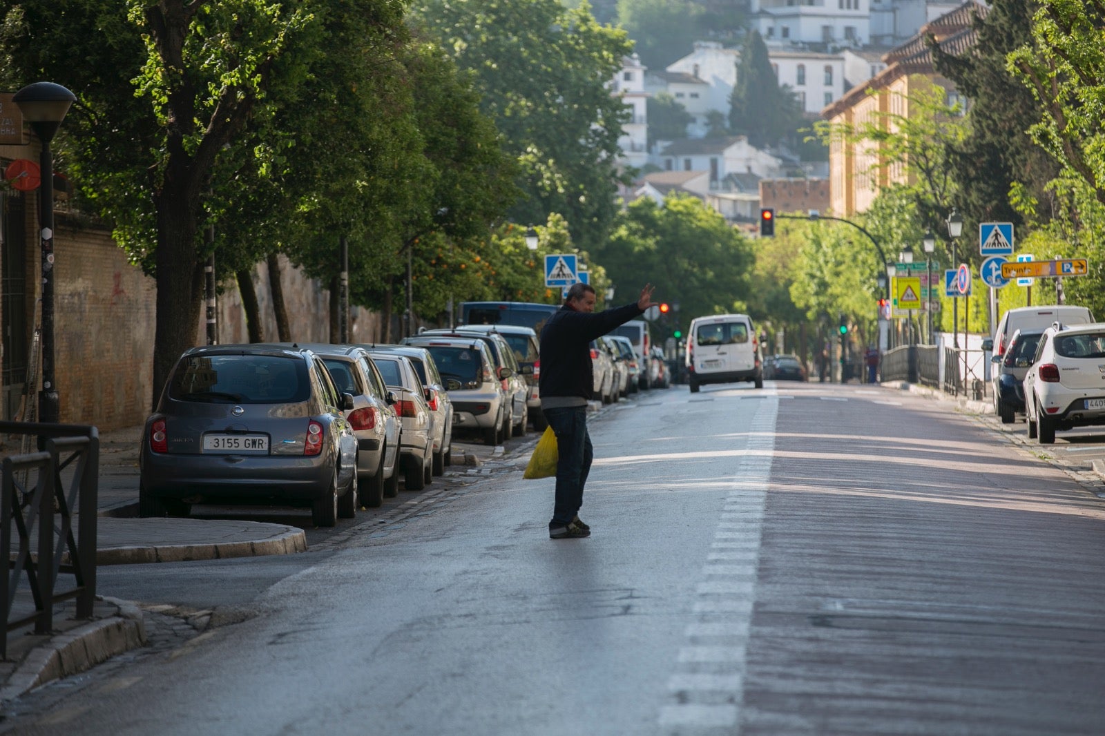 Este miércoles de cuarentena los granadinos tratan de hacer vida normal en una ciudad desértica