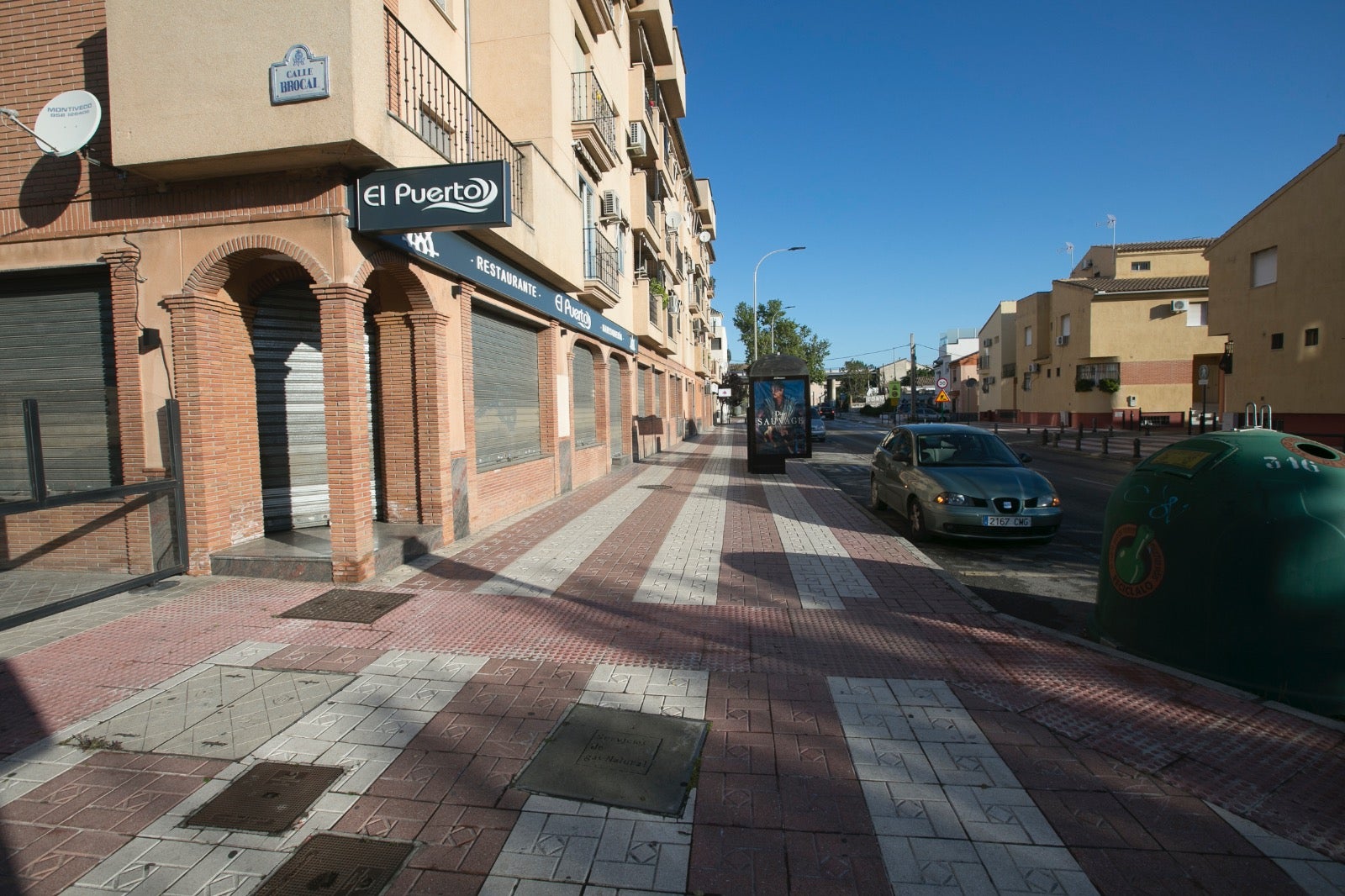 Este miércoles de cuarentena los granadinos tratan de hacer vida normal en una ciudad desértica