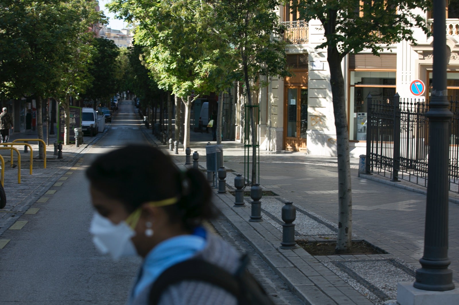 Este miércoles de cuarentena los granadinos tratan de hacer vida normal en una ciudad desértica